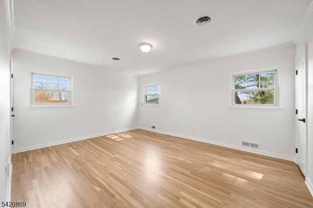 181 Haddenfield Rd, Clifton City, NJ 07013