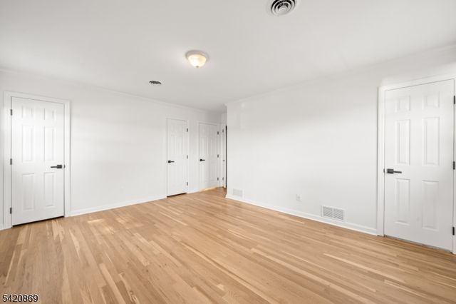 181 Haddenfield Rd, Clifton City, NJ 07013