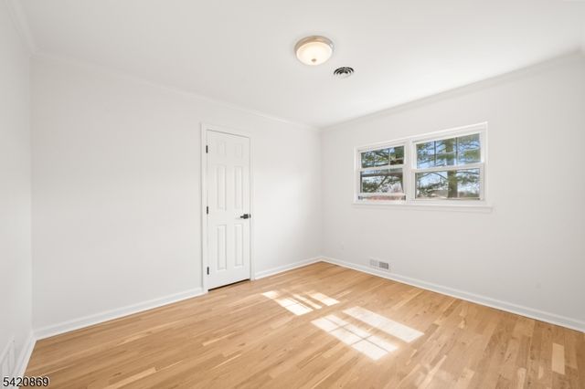 181 Haddenfield Rd, Clifton City, NJ 07013