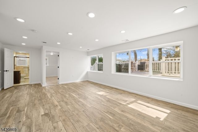 181 Haddenfield Rd, Clifton City, NJ 07013