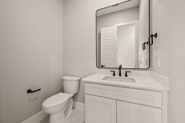 806 N Avenue E, Springtown, TX 76082