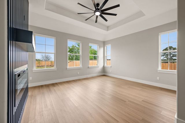 806 N Avenue E, Springtown, TX 76082