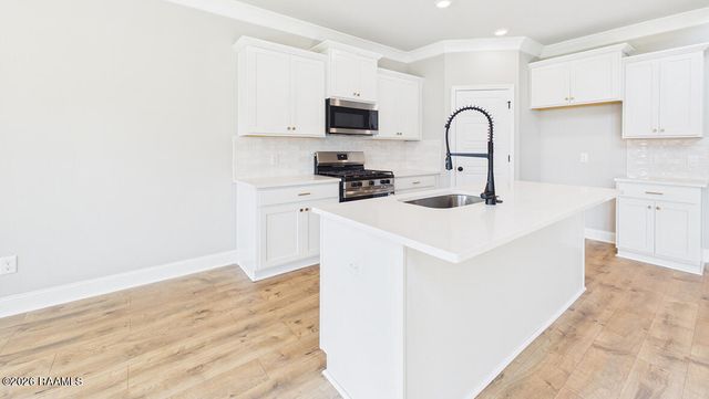 108 Belle Lake Drive, Lafayette, LA 70506