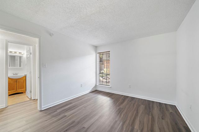 711 Holiday Drive 33, Galveston, TX 77550