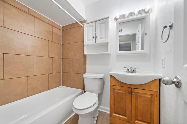 711 Holiday Drive 33, Galveston, TX 77550