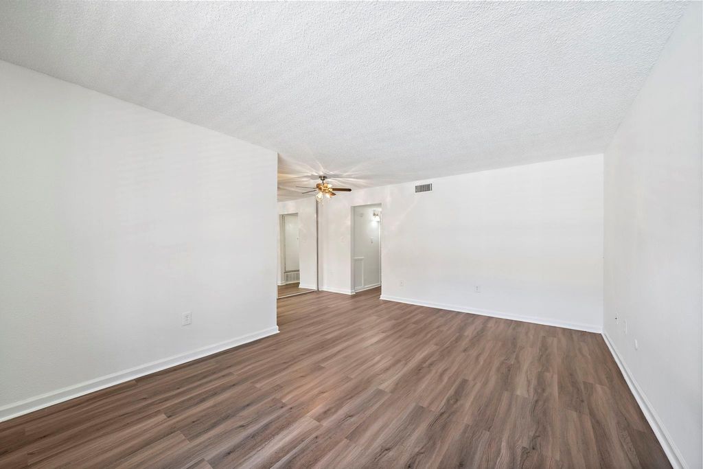 711 Holiday Drive 33, Galveston, TX 77550