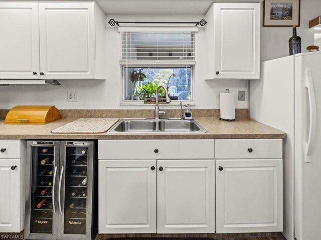 1209 NW 25th PL, Cape Coral, FL 33993