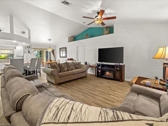 1209 NW 25th PL, Cape Coral, FL 33993