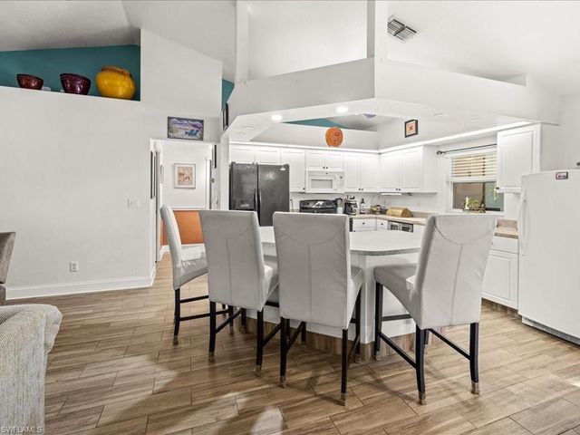 1209 NW 25th PL, Cape Coral, FL 33993