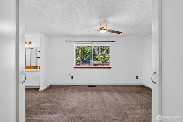 71 NE Rainier Place N, Belfair, WA 98528