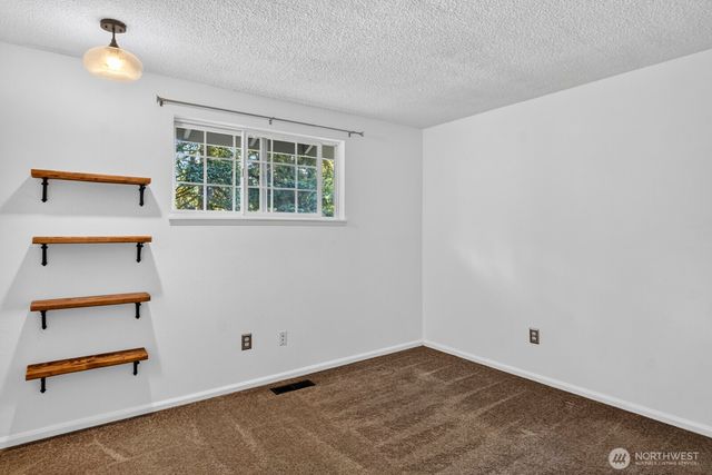 71 NE Rainier Place N, Belfair, WA 98528