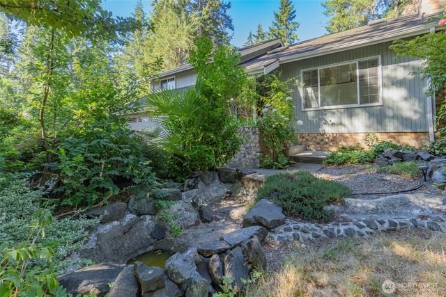 71 NE Rainier Place N, Belfair, WA 98528