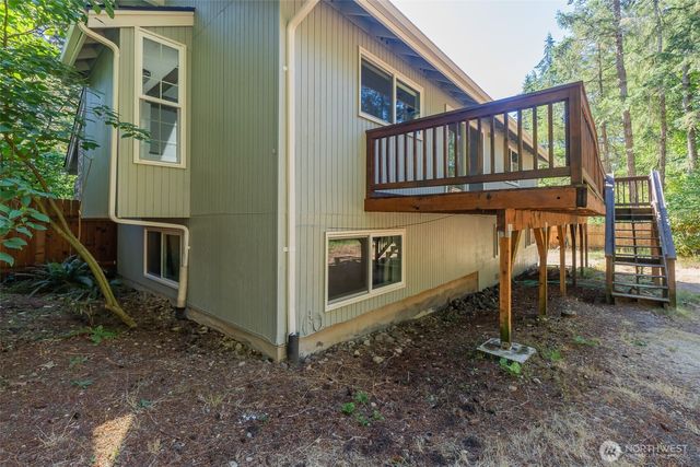 71 NE Rainier Place N, Belfair, WA 98528