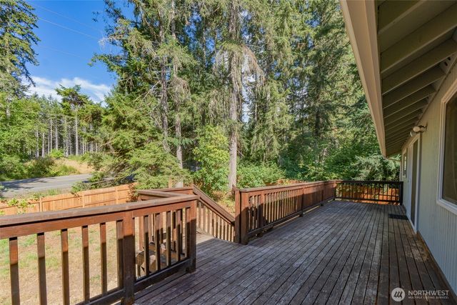 71 NE Rainier Place N, Belfair, WA 98528