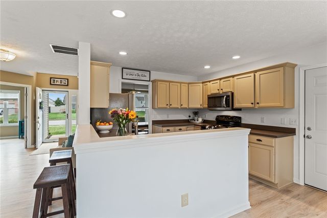 1371 Edinburgh Drive, Troy, OH 45373