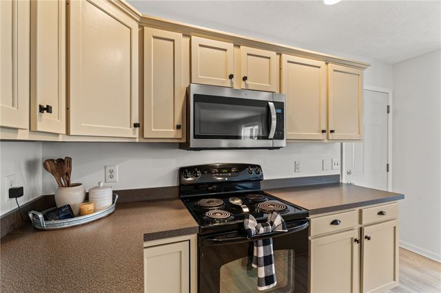 1371 Edinburgh Drive, Troy, OH 45373