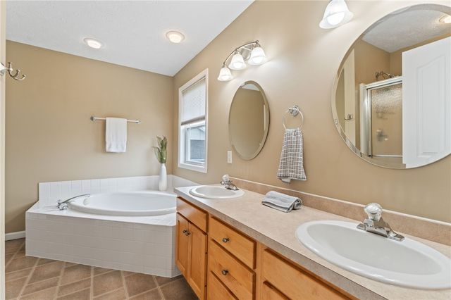 1371 Edinburgh Drive, Troy, OH 45373