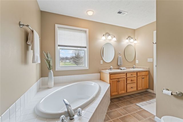 1371 Edinburgh Drive, Troy, OH 45373