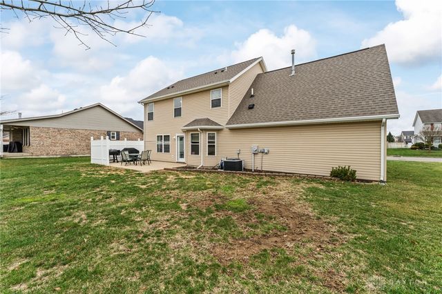 1371 Edinburgh Drive, Troy, OH 45373