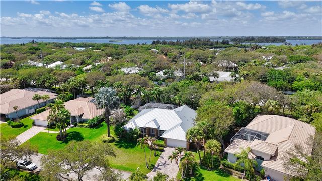 1375 Admirals Walk, Vero Beach, FL 32963