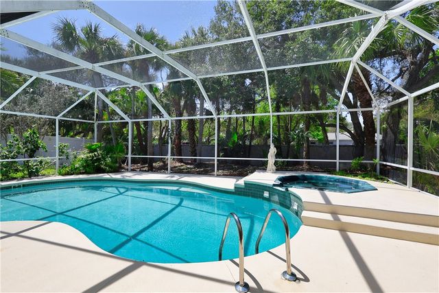 1375 Admirals Walk, Vero Beach, FL 32963