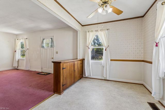 2209 Wintergreen DR, Chesapeake, VA 23323