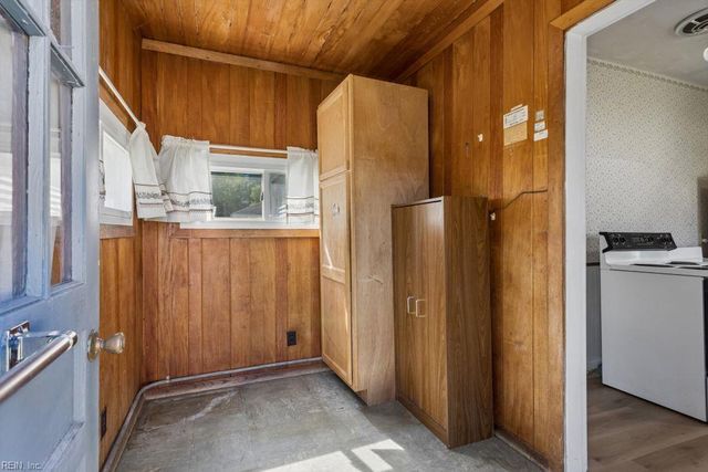 2209 Wintergreen DR, Chesapeake, VA 23323