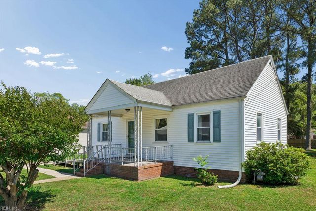 2209 Wintergreen DR, Chesapeake, VA 23323