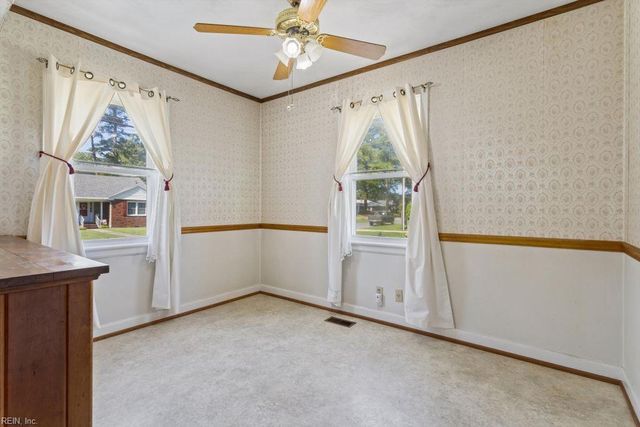 2209 Wintergreen DR, Chesapeake, VA 23323