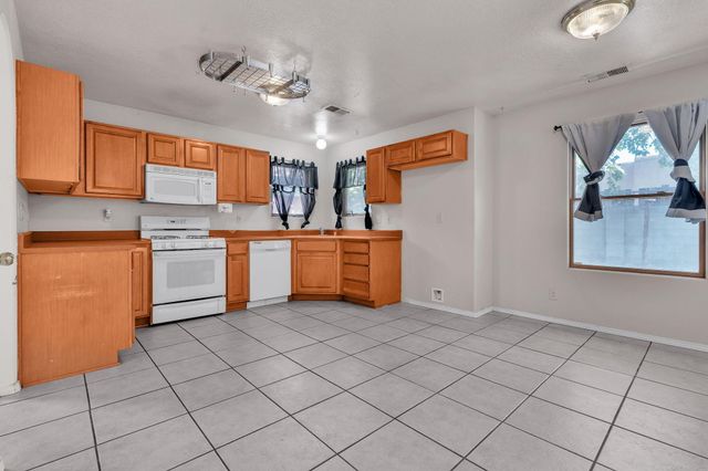 6709 Black Volcano Road NW, Albuquerque, NM 87120