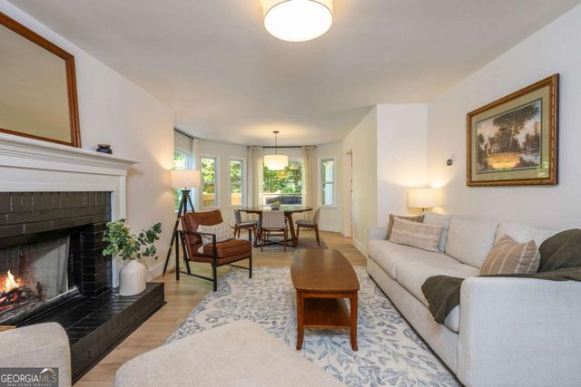 1307 Cobblestone Lane, Woodstock, GA 30189