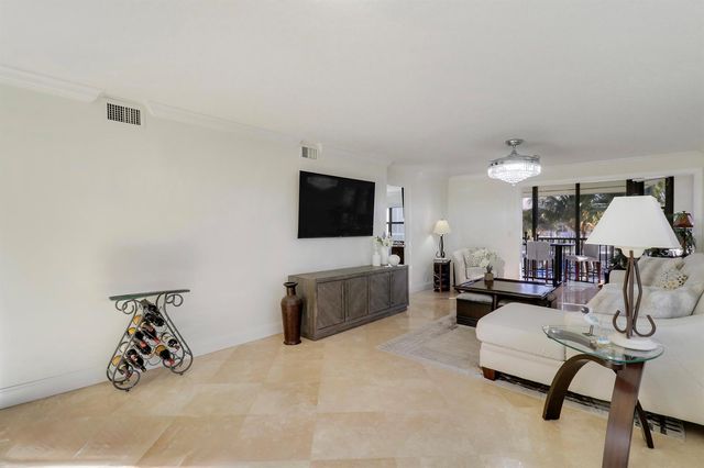 235 Bay Colony Drive N, Juno Beach, FL 33408