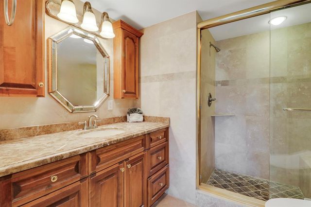 235 Bay Colony Drive N, Juno Beach, FL 33408