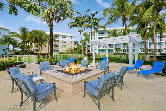 235 Bay Colony Drive N, Juno Beach, FL 33408