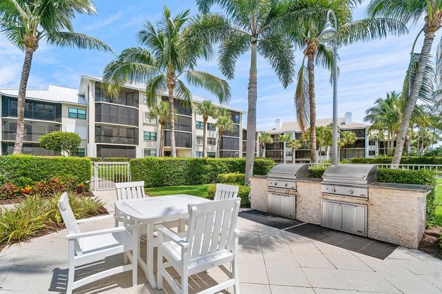 235 Bay Colony Drive N, Juno Beach, FL 33408