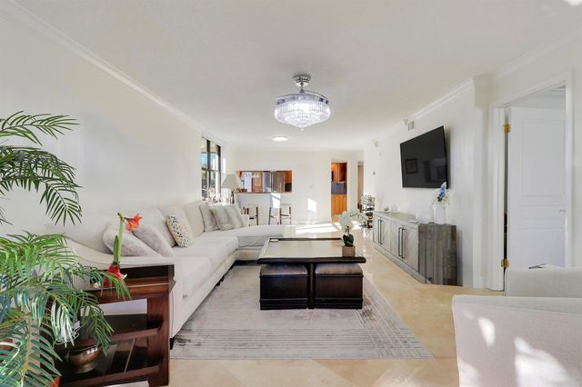 235 Bay Colony Drive N, Juno Beach, FL 33408
