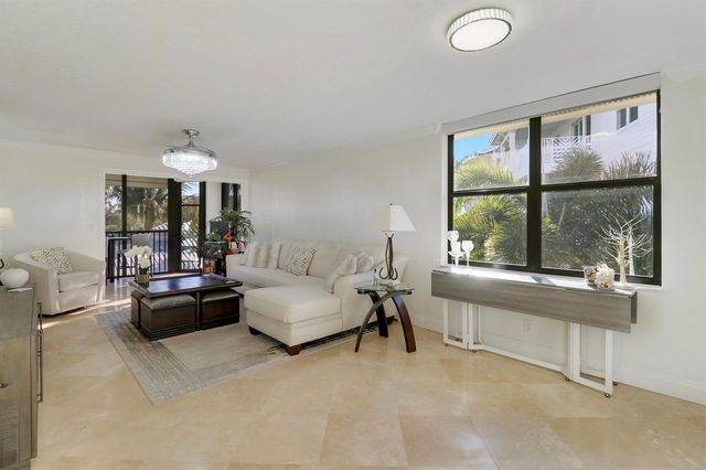 235 Bay Colony Drive N, Juno Beach, FL 33408
