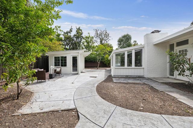 1046 Metro Circle, Palo Alto, CA 94303