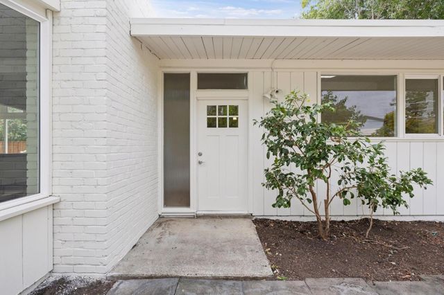 1046 Metro Circle, Palo Alto, CA 94303