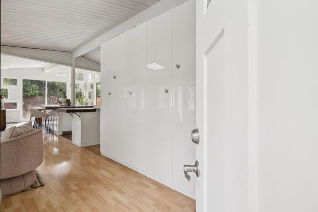 1046 Metro Circle, Palo Alto, CA 94303