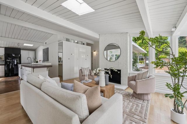 1046 Metro Circle, Palo Alto, CA 94303