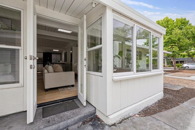 1046 Metro Circle, Palo Alto, CA 94303