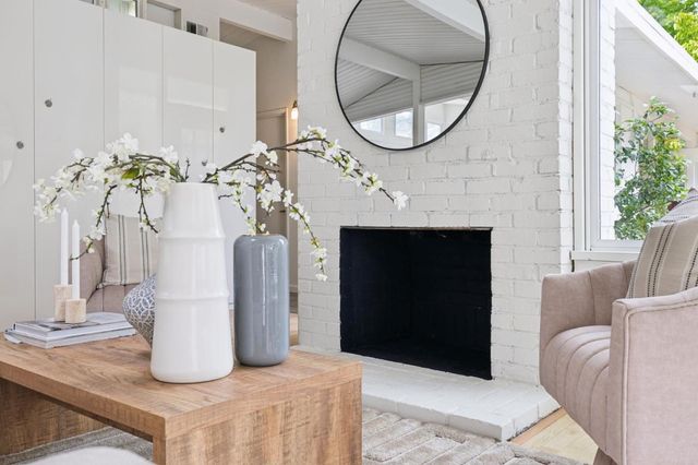 1046 Metro Circle, Palo Alto, CA 94303
