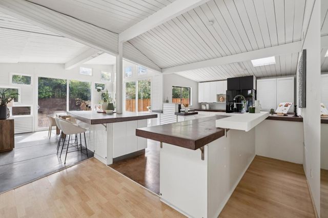 1046 Metro Circle, Palo Alto, CA 94303