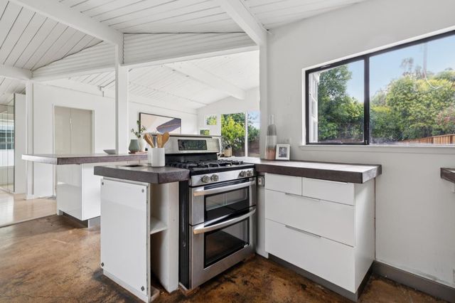 1046 Metro Circle, Palo Alto, CA 94303