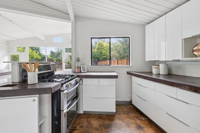 1046 Metro Circle, Palo Alto, CA 94303