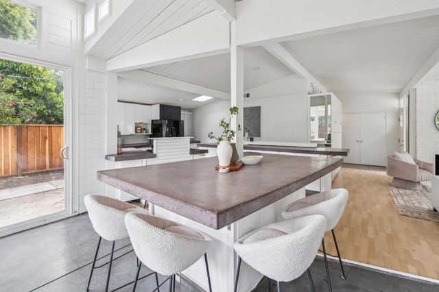 1046 Metro Circle, Palo Alto, CA 94303