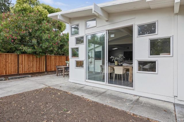 1046 Metro Circle, Palo Alto, CA 94303