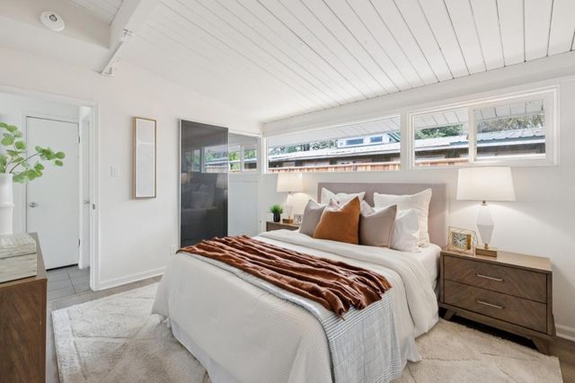 1046 Metro Circle, Palo Alto, CA 94303