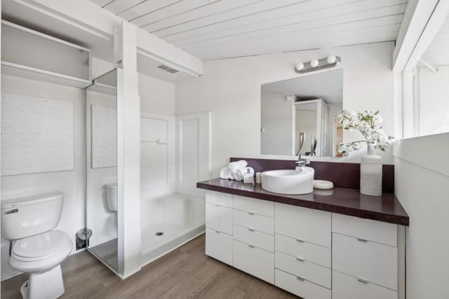 1046 Metro Circle, Palo Alto, CA 94303